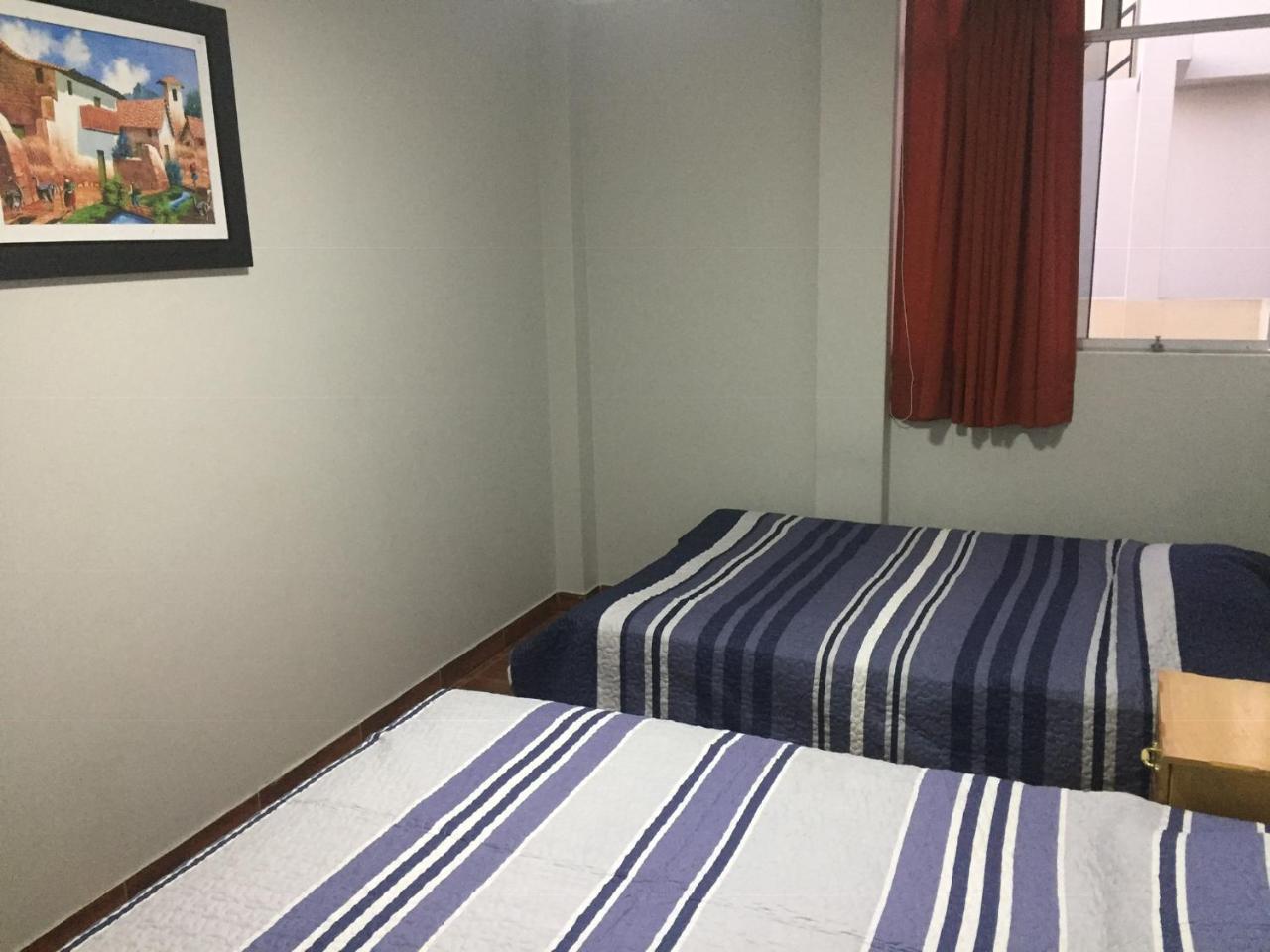Hospedaje Las Mercedes Ica Bagian luar foto