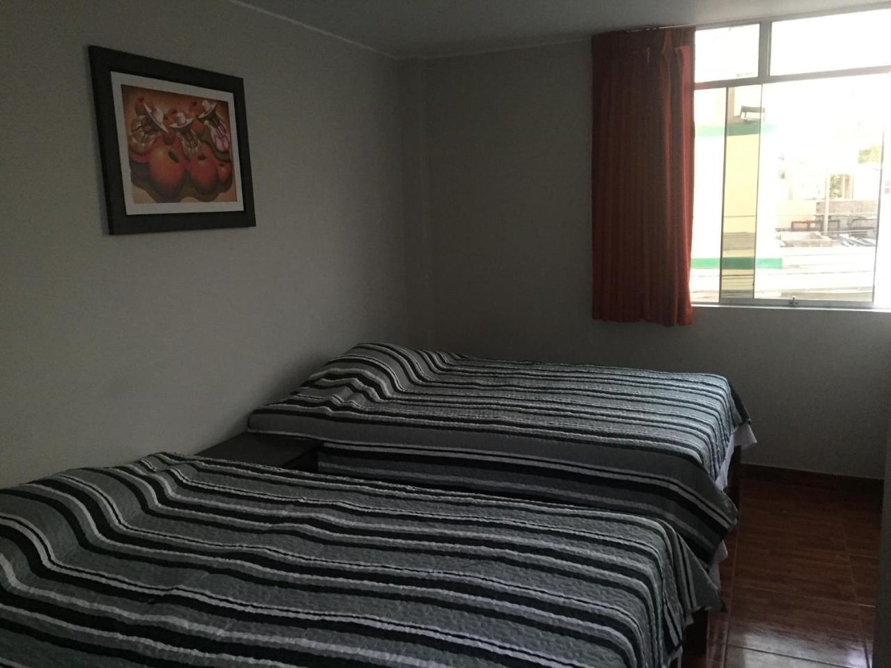 Hospedaje Las Mercedes Ica Bagian luar foto